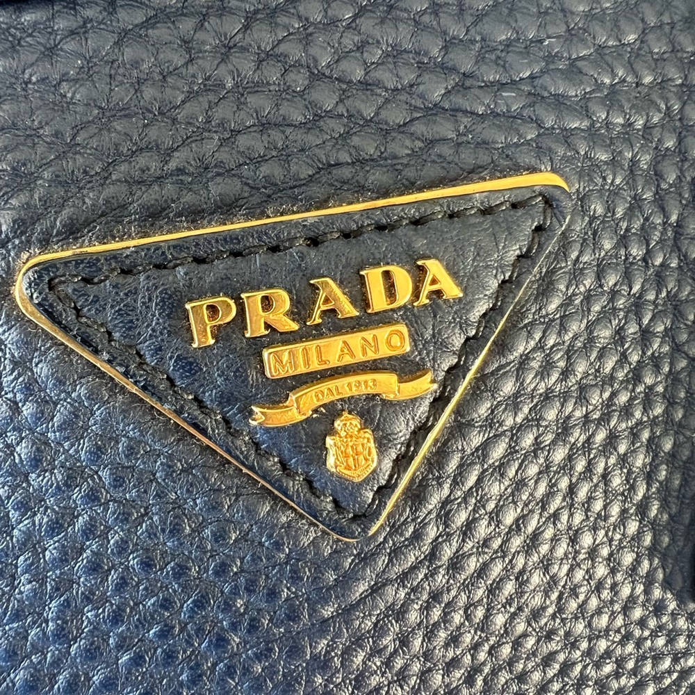 Prada bag - Picture 8 of 11